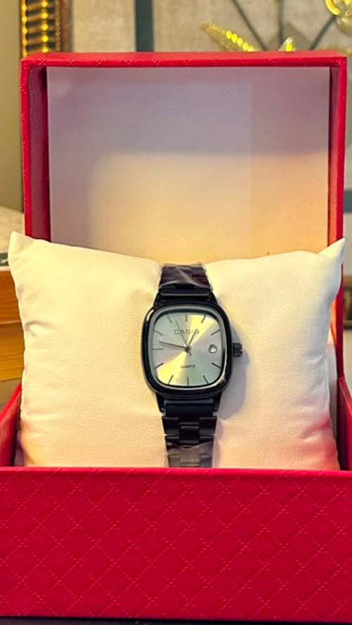CASIO femme noire tableau blanc